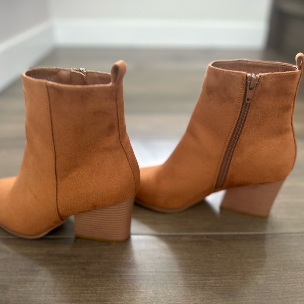 Matt & Nat Ming Vegan Faux Suede Ankle Boot / size 38 - Picture 4 of 10